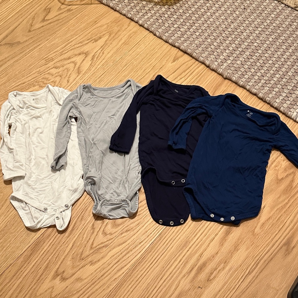 Kyte Baby Set of 4 Long Sleeve Baby Bodysuits - White, Gray, Navy & Blue